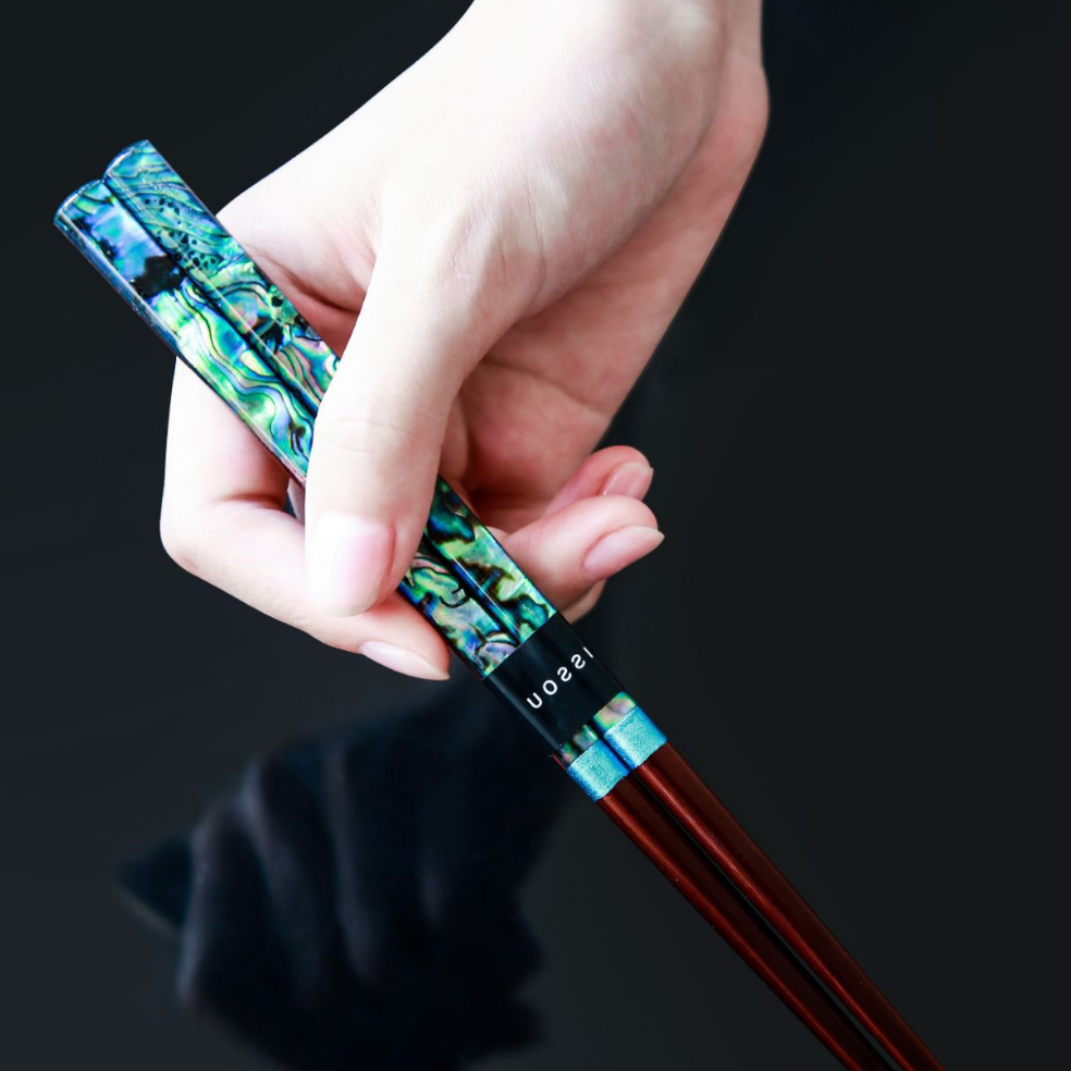 ISSOU Japanese Handcrafted Mother of Pearl Chopsticks Set