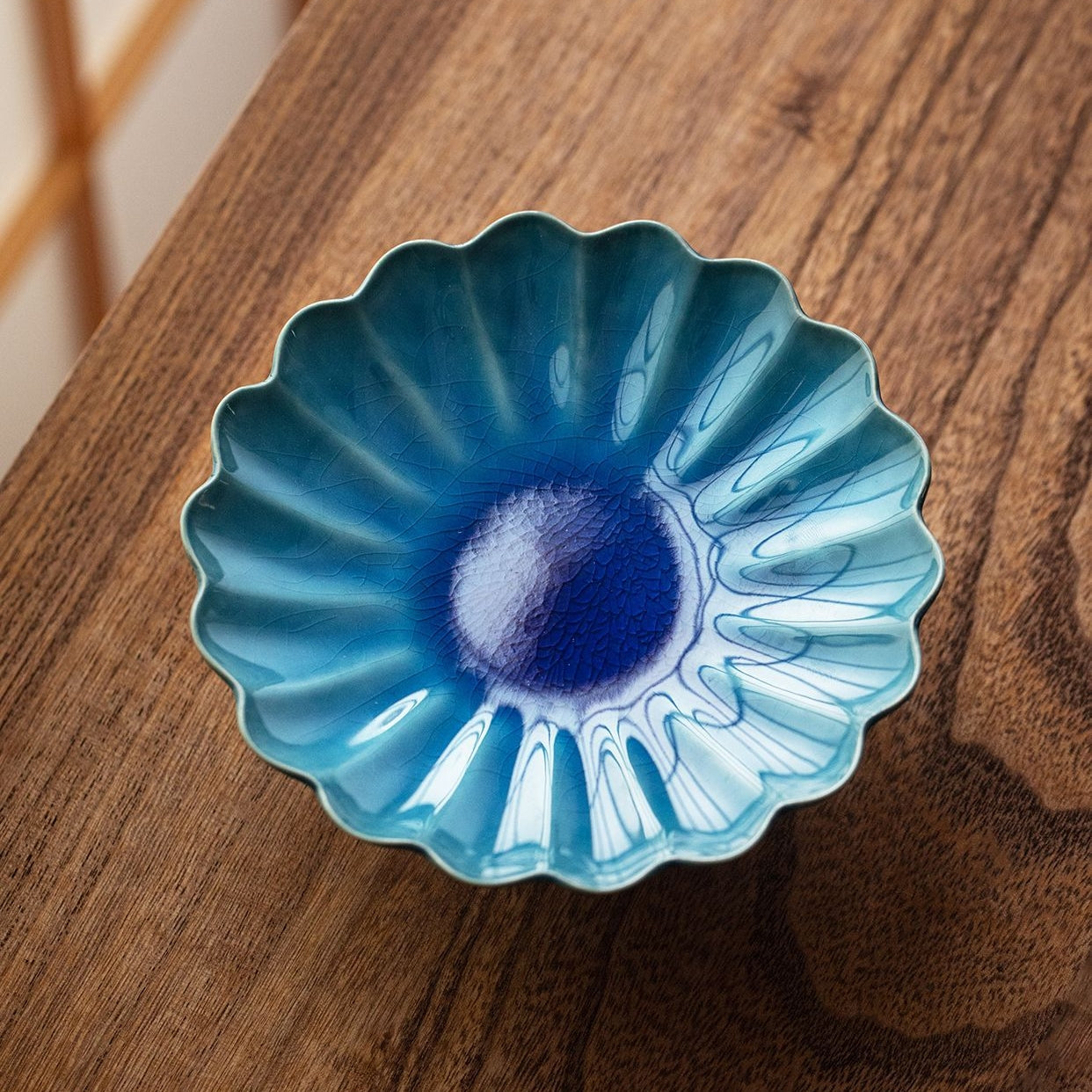 Hatsuichi Mino Ware Kiku Footed Plate Collection