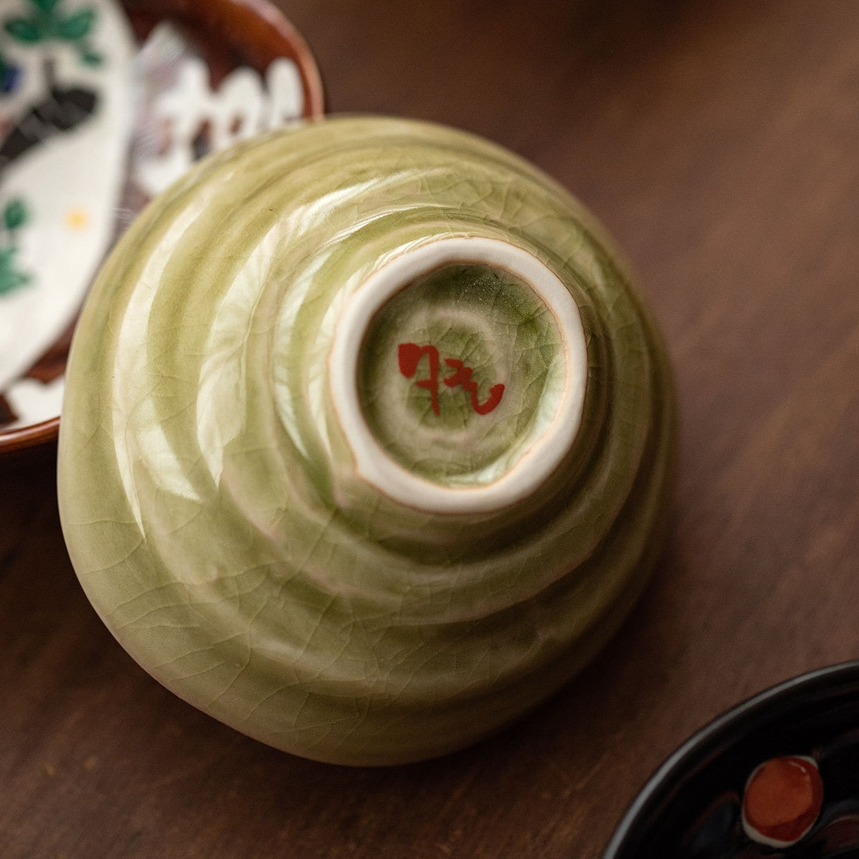 Ensemble de six bols Kobachi en céramique Ryochen Keshiki de Mino Ware avec boîte en bois