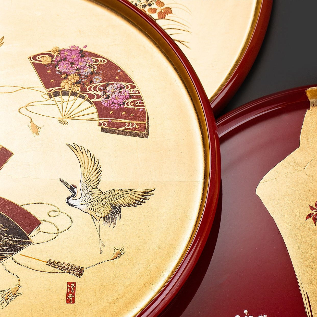 Yamanaka Shikki Gold Foil Round Tray