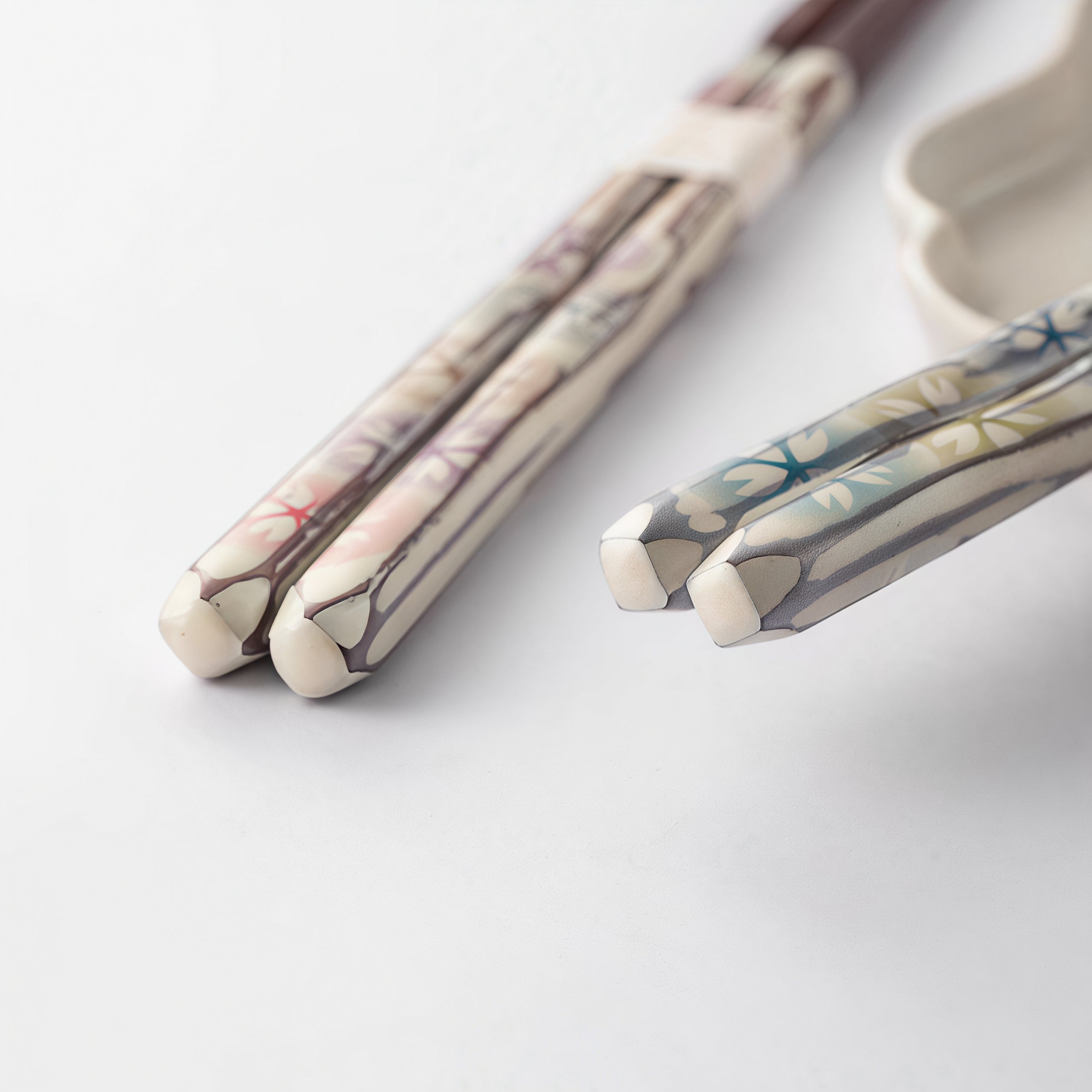 ISHIDA Handcrafted Sazanami Sakura Couple Chopsticks