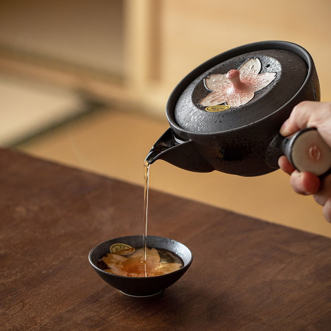 Ensemble de thé en céramique Yohen Sakura fait à la main de Arita Ware avec boîte en bois