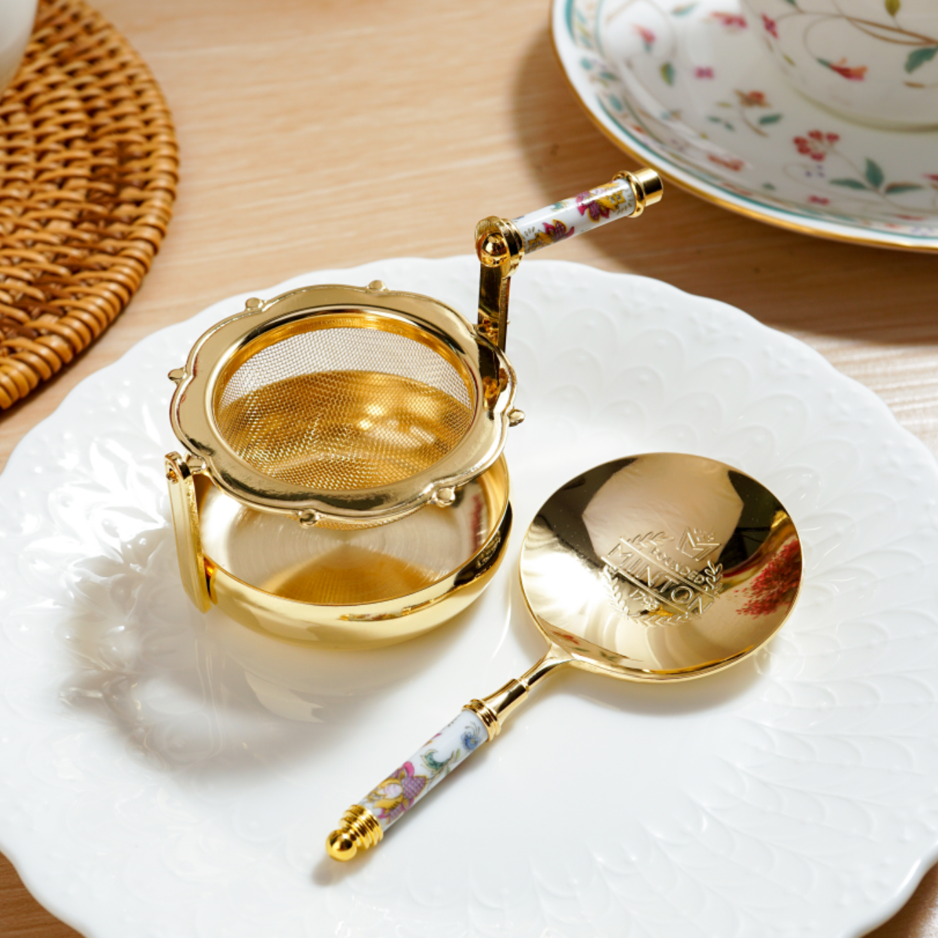Minton Royal Tea Strainer Collection Set