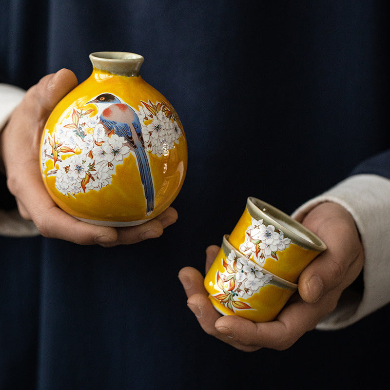 Kutaniyaki Yellow Sparrow Sake Set