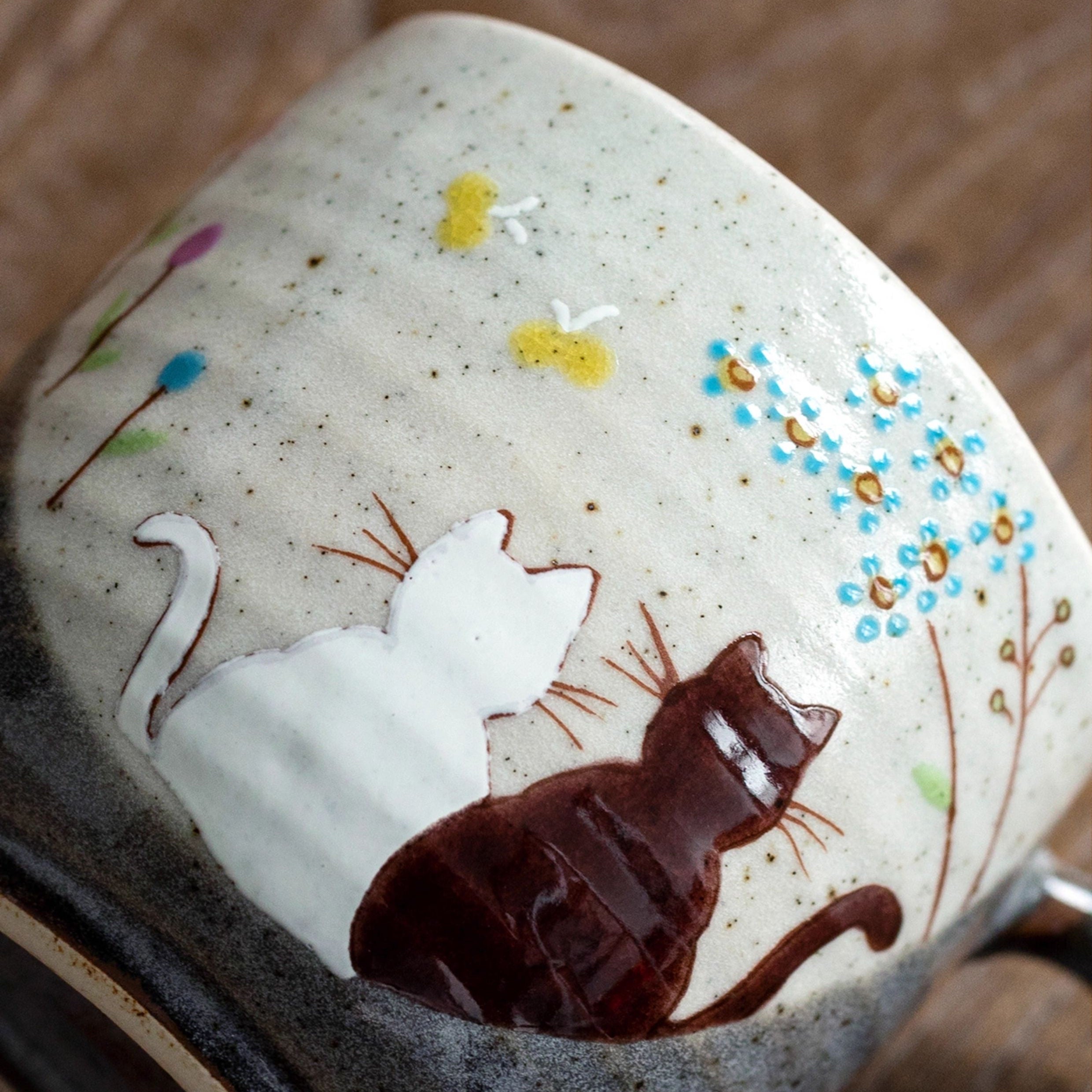 Kutaniyaki Handcrafted Hana Kinpaku & Neko no Yoru Ceramic Mug Collection