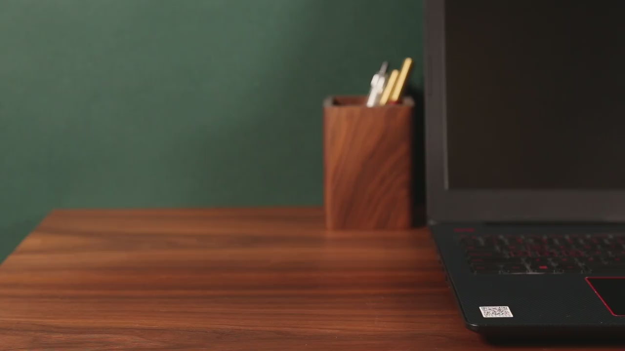 Promotional video of the Handcraft Bear Shaped Walnut Wood Tissue Box With Magnetic Cover, describing the usage - MASU