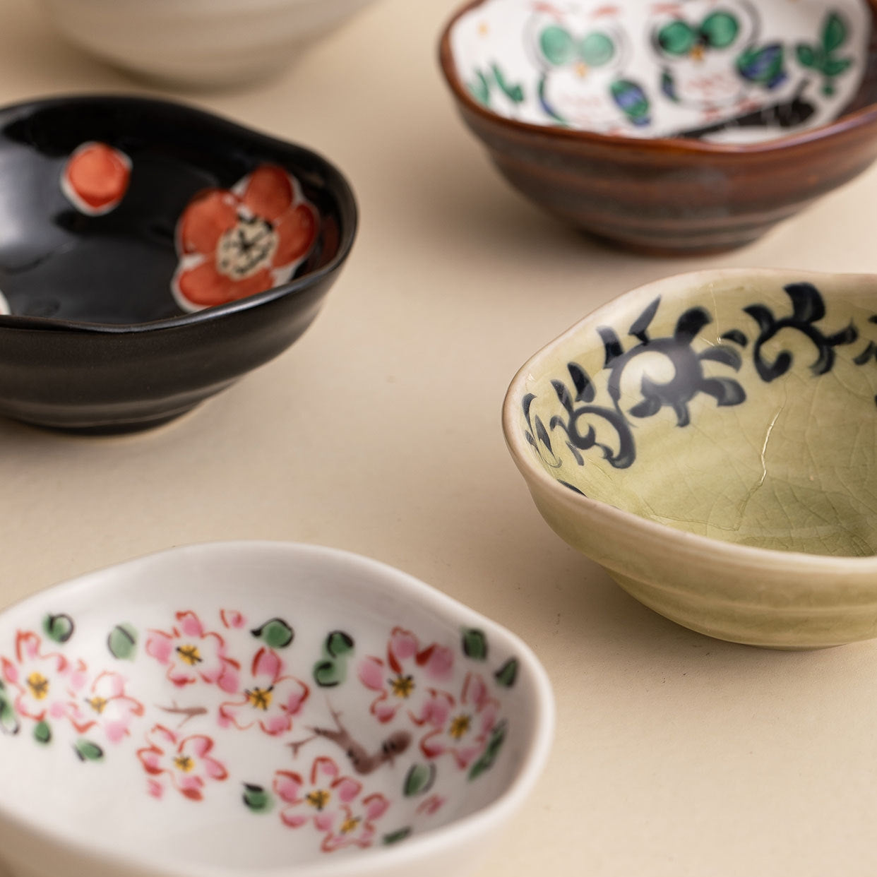 Ensemble de six bols Kobachi en céramique Ryochen Keshiki de Mino Ware avec boîte en bois