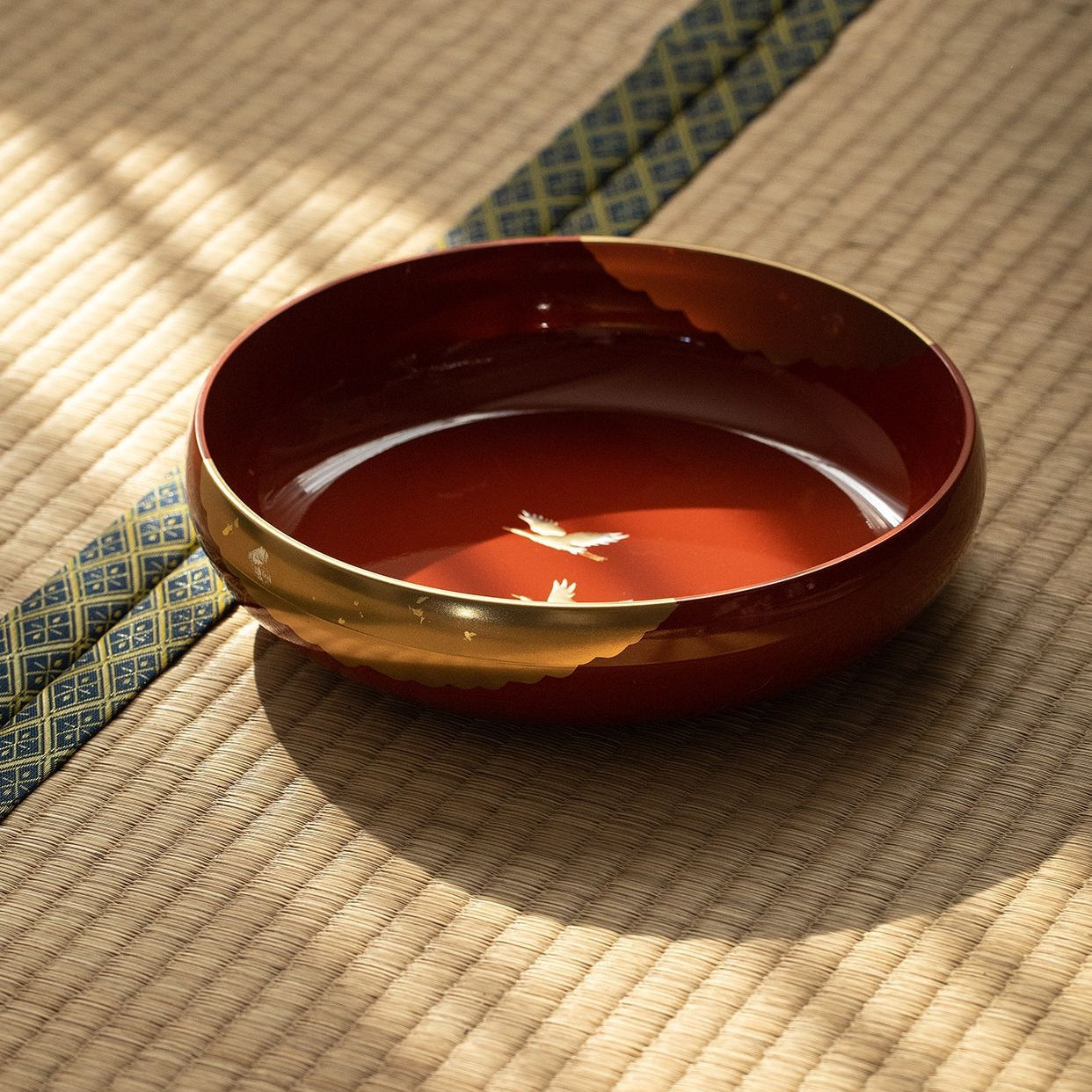 Yamanaka Shikki Circular Cranes Lacquer Resin Bowl