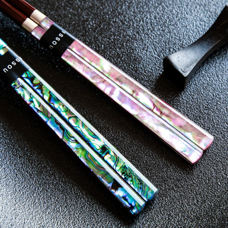 ISSOU Japanese Handcrafted Mother of Pearl Chopsticks Set
