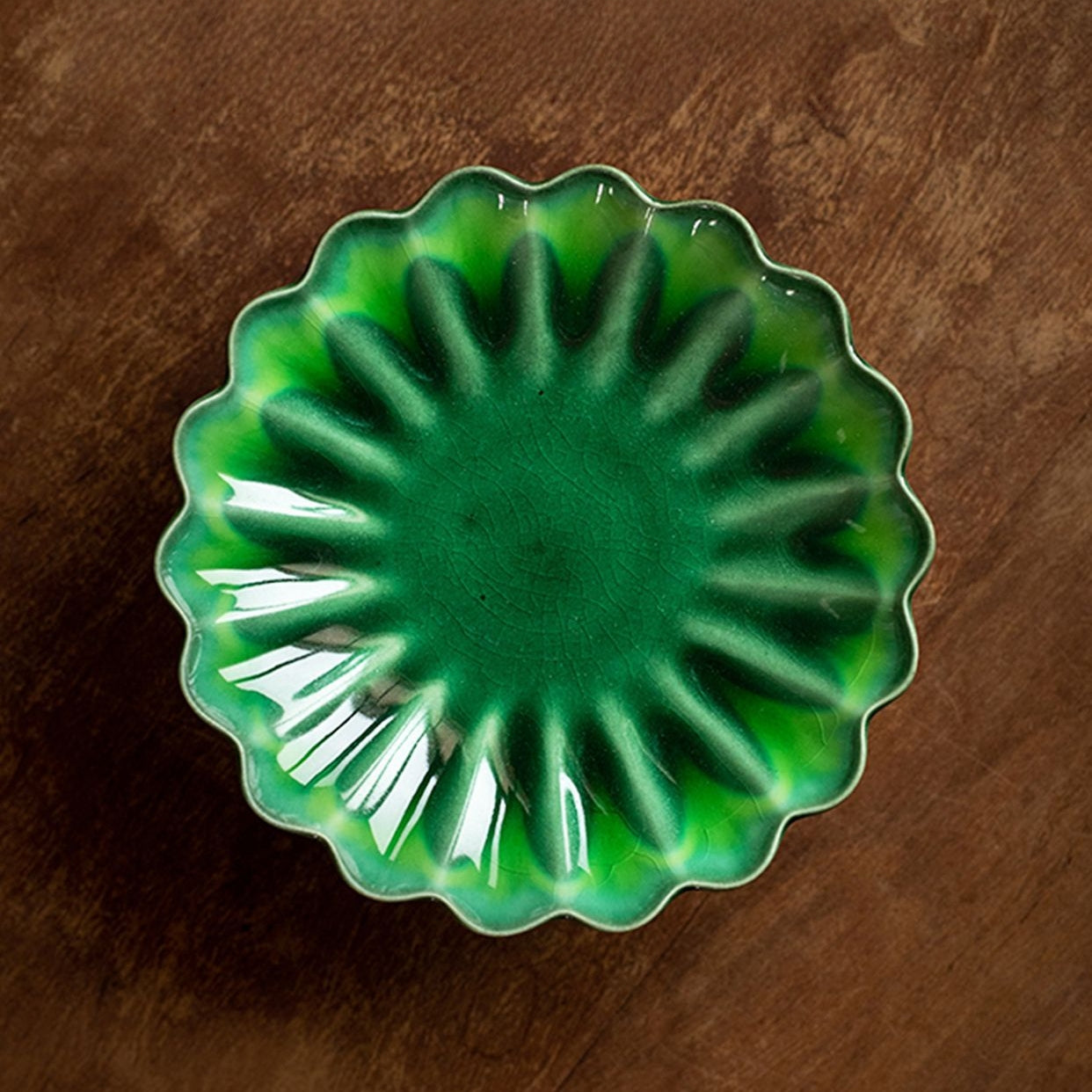 Hatsuichi Mino Ware Kiku Footed Plate Collection
