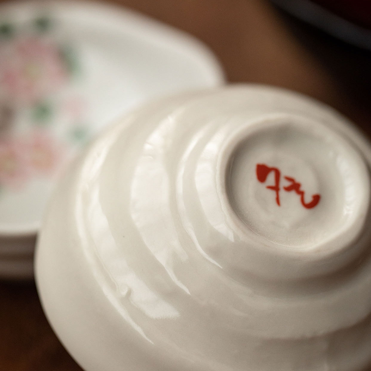 Ensemble de six bols Kobachi en céramique Ryochen Keshiki de Mino Ware avec boîte en bois