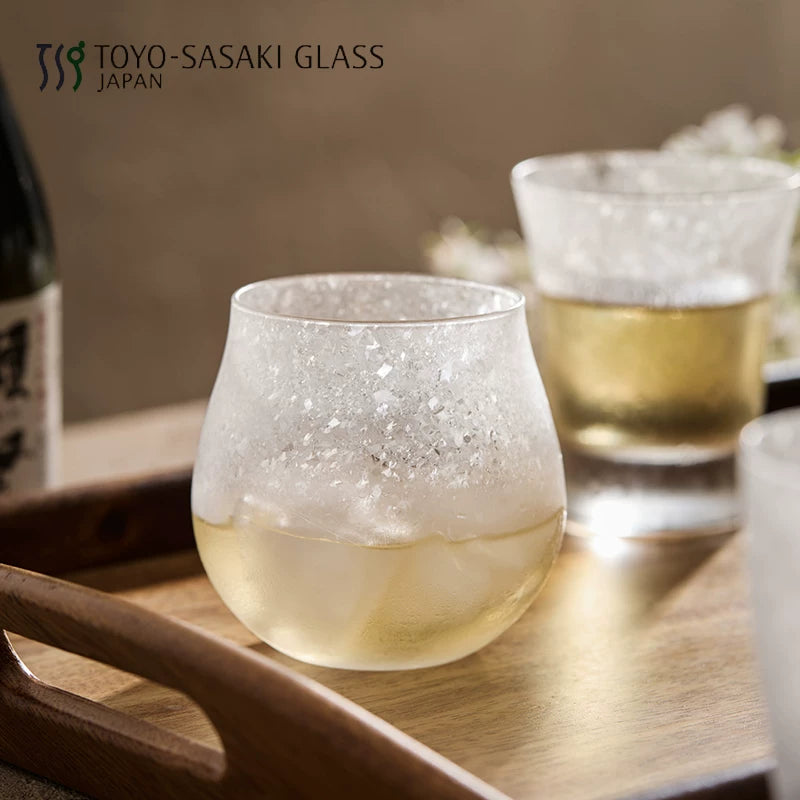 Colección de copas de sake Yukihana Hikari de Toyo-Sasaki Glass
