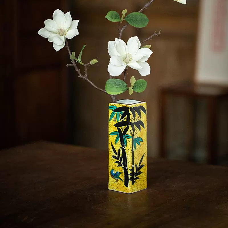 Kutaniyaki Handcrafted Take-Kage Suzume Vase
