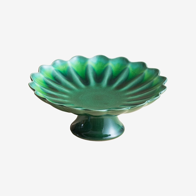 Hatsuichi Mino Ware Kiku Footed Plate Collection