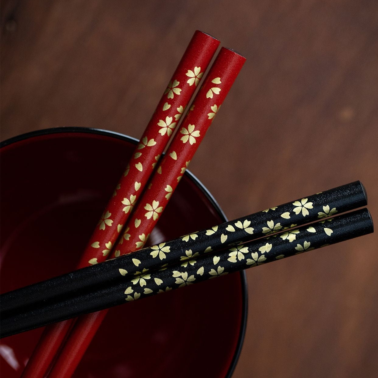 Yamanaka Shikki Sakura Couple Bowls with Chopsticks Set